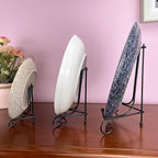 HENABLE 6PCS 3 Size Black Iron Plate Stands for Display - 4, 6, 8 Inch Decorative Metal Plate Holders - Mini Easel, Frame, Book, Card, Plaque, Bowl, Picture Display Stands