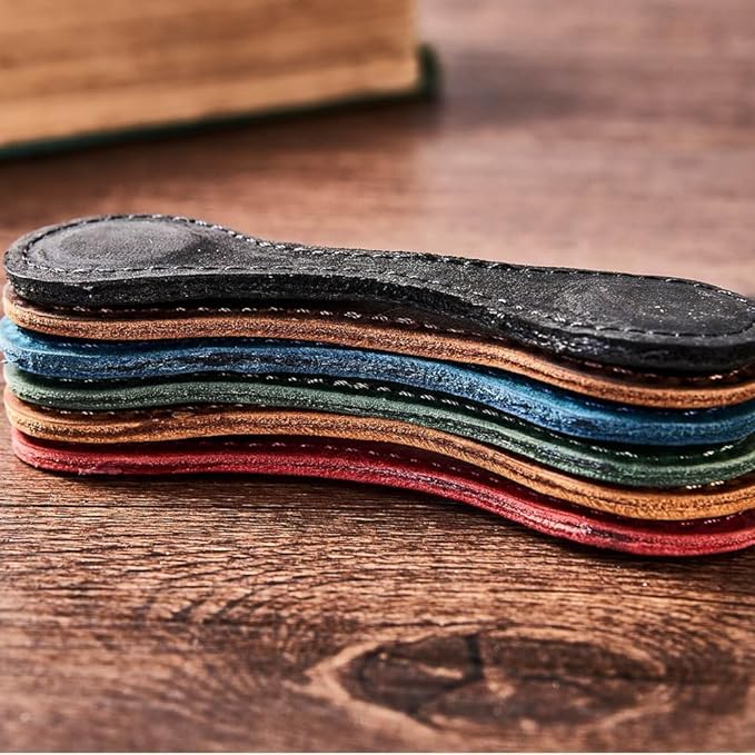 Personalized Magnetic Leather Bookmark, 26 Letters Custom Leather Bookmarks, Handmade, Leather Magnetic Bookmark for Book Lovers Readers Women Kid(Green，H）